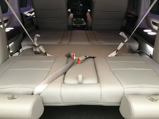 Used 2023 Chevrolet Express 2500 RWD image 9