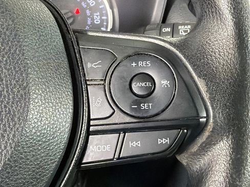Used 2022 Toyota RAV4 XLE FWD image 25