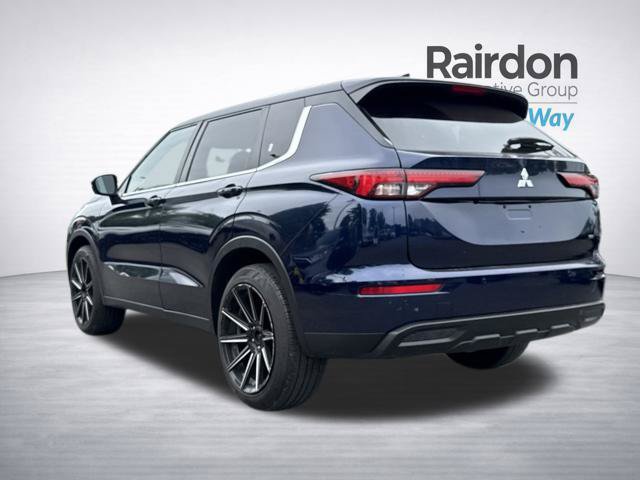 Used 2023 Mitsubishi Outlander SE AWD/4WD image 5