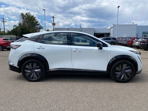 Used 2024 Nissan Ariya AWD image 6