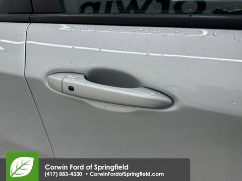 Used 2024 Jeep Compass Trailhawk image 8