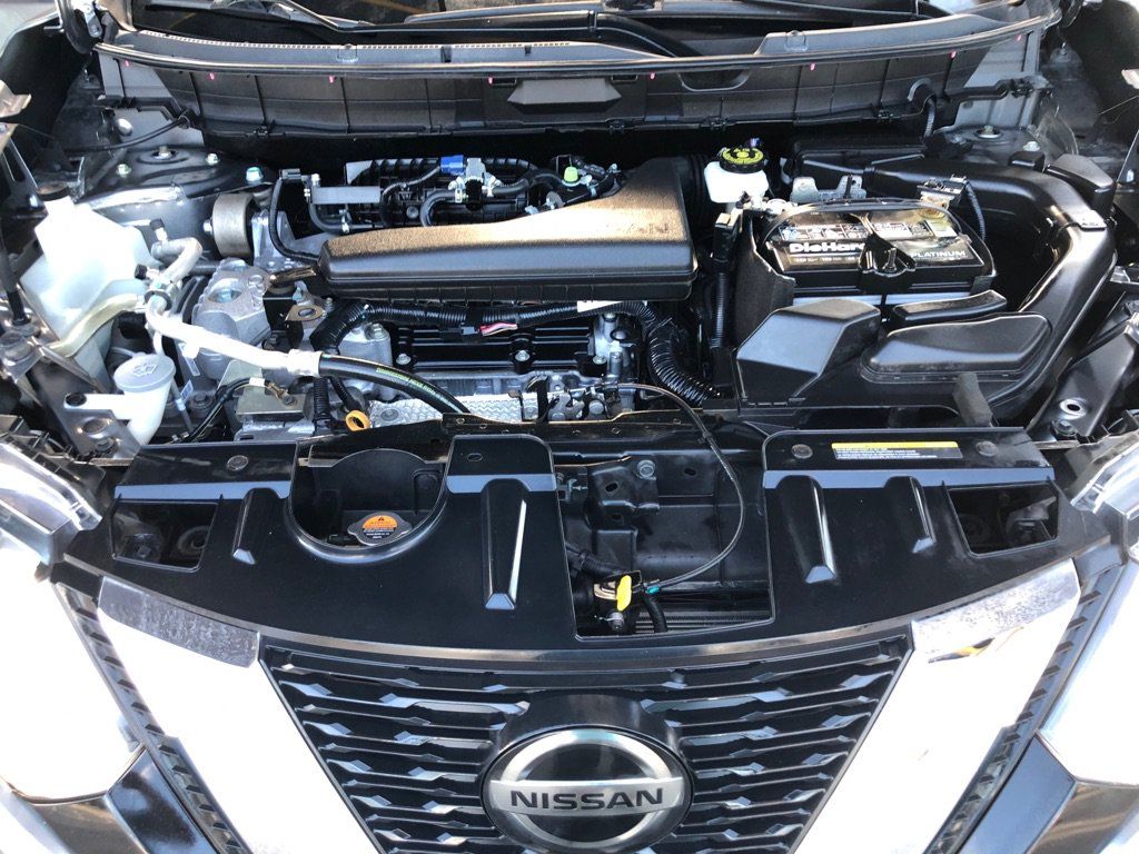Used 2018 Nissan Rogue SV FWD image 11