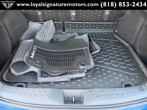 Used 2019 Toyota C-HR XLE image 10