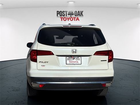 Used 2017 Honda Pilot Touring image 6