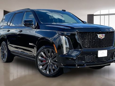 Used 2025 Cadillac Escalade V w/ LPO, Floor Liner Package image 11