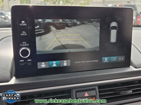 Used 2024 Honda Pilot Touring image 23