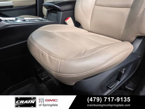 Used 2023 Ford Explorer XLT w/ Equipment Group 202A RWD image 23