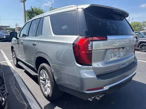 Used 2025 GMC Yukon Denali RWD image 9