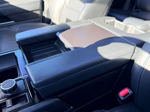 Used 2023 Toyota Sequoia Platinum image 21