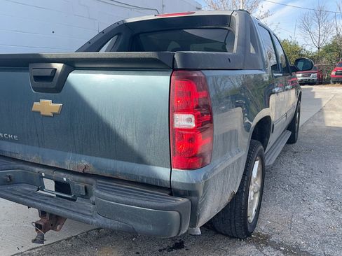 Used 2012 Chevrolet Avalanche LS w/ All-Star Edition image 4