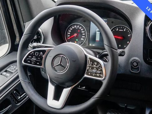 Used 2024 Mercedes-Benz Sprinter 2500 image 8