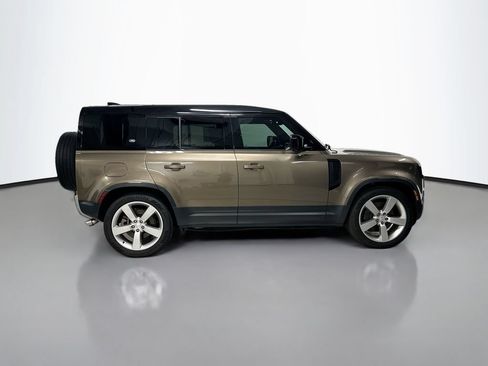 Used 2024 Land Rover Defender 110 SE AWD/4WD image 8