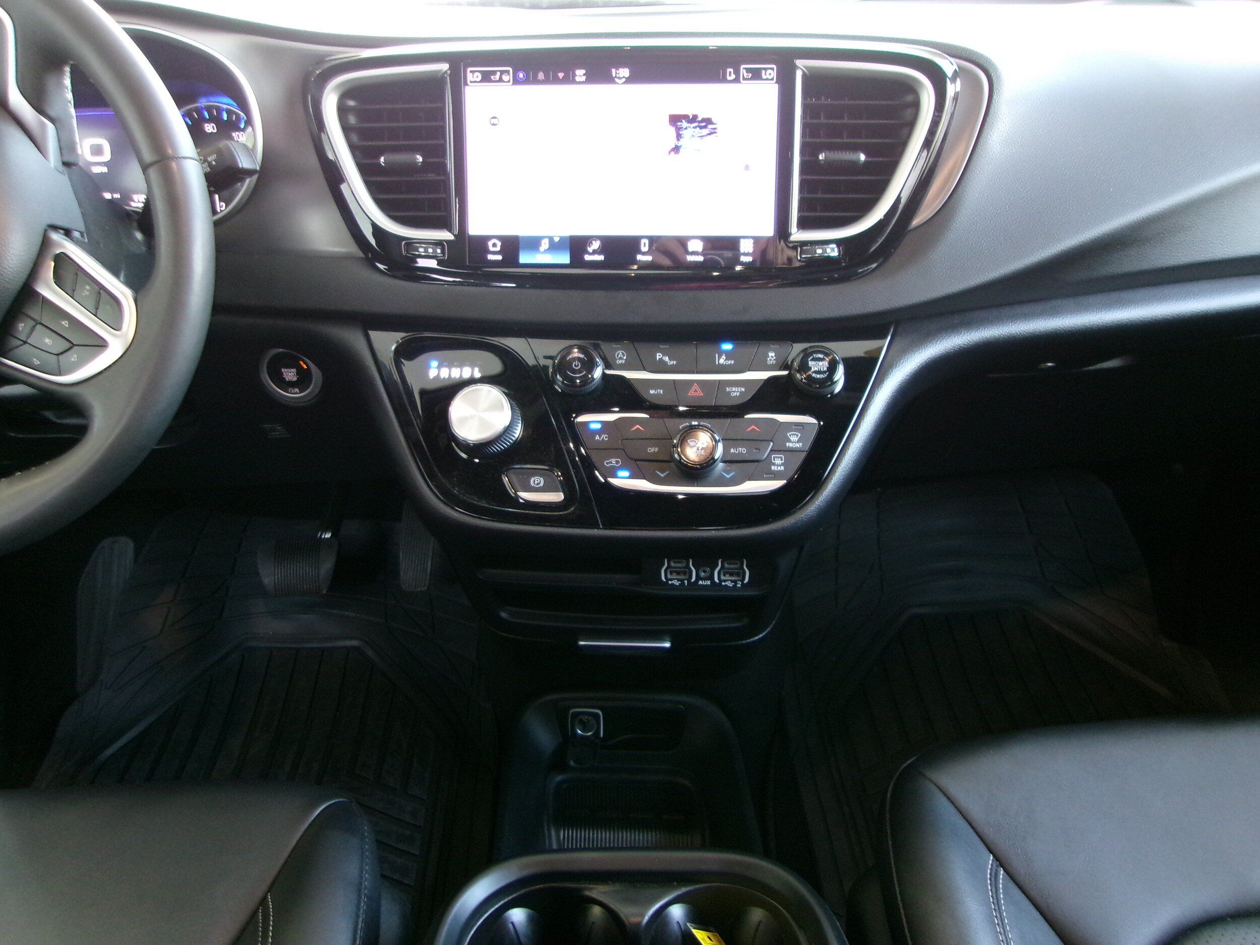 Used 2025 Chrysler Pacifica Select FWD image 14
