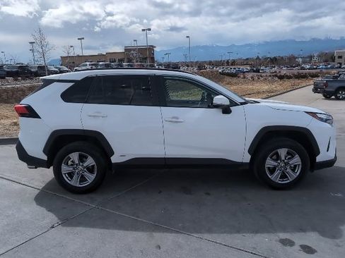 Used 2025 Toyota RAV4 XLE image 9