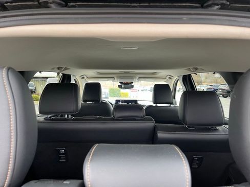 Used 2025 MAZDA CX-90 3.3 Turbo w/ Preferred Package image 32