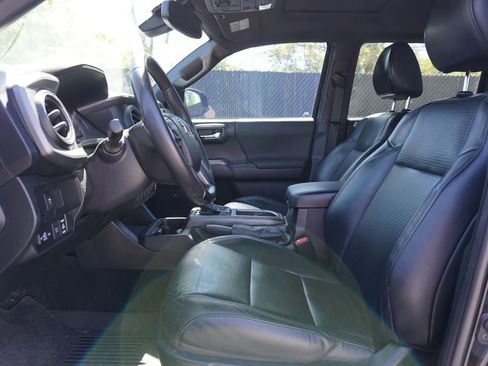 Used 2021 Toyota Tacoma TRD Off-Road w/ TRD Premium Off Road Package AWD/4WD image 9