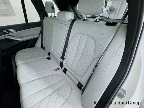 Used 2024 BMW X5 xDrive40i w/ Premium Package AWD/4WD image 26