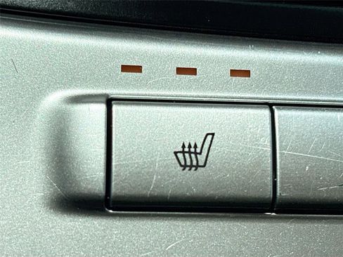 Used 2025 Kia Carnival FWD image 20