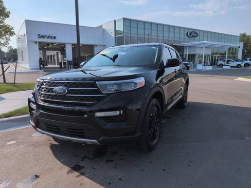 Certified 2023 Ford Explorer XLT w/ Equipment Group 202A AWD/4WD image 1