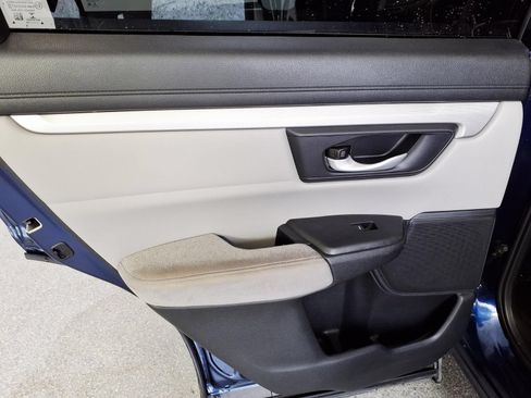 Used 2018 Honda CR-V LX image 10
