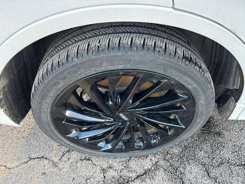 Certified 2025 Lincoln Aviator Reserve w/ Equipment Group 201A image 10