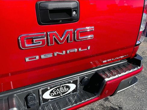 Used 2021 GMC Canyon Denali image 6