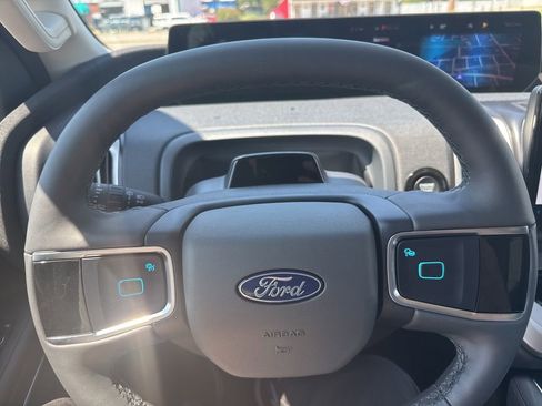 Used 2025 Ford Expedition Max Active RWD image 9