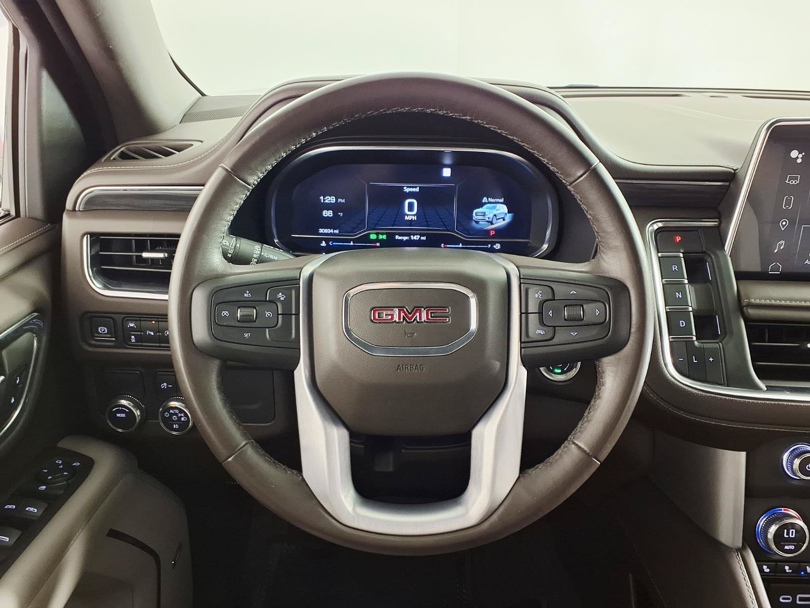 Used 2023 GMC Yukon SLT RWD image 16
