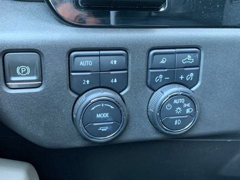 Used 2023 Chevrolet Silverado 1500 ZR2 w/ Technology Package AWD/4WD image 24