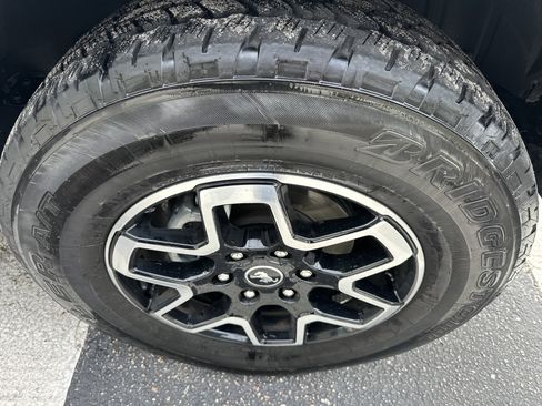 Used 2024 Ford Bronco Outer Banks image 6