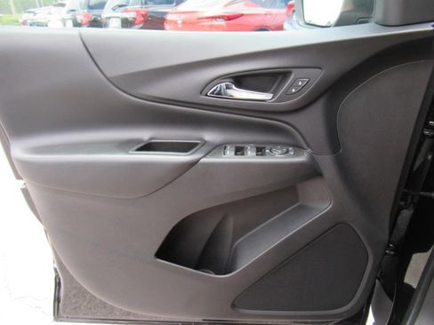 Used 2022 Chevrolet Equinox LT FWD image 19