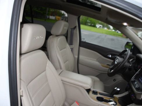 Used 2019 GMC Acadia Denali w/ Technology Package AWD/4WD image 30