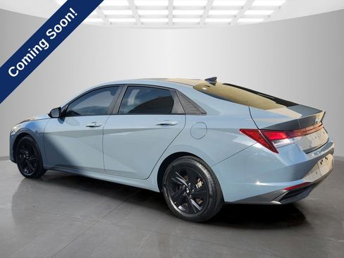 Used 2021 Hyundai Elantra SEL w/ Convenience Package FWD image 5