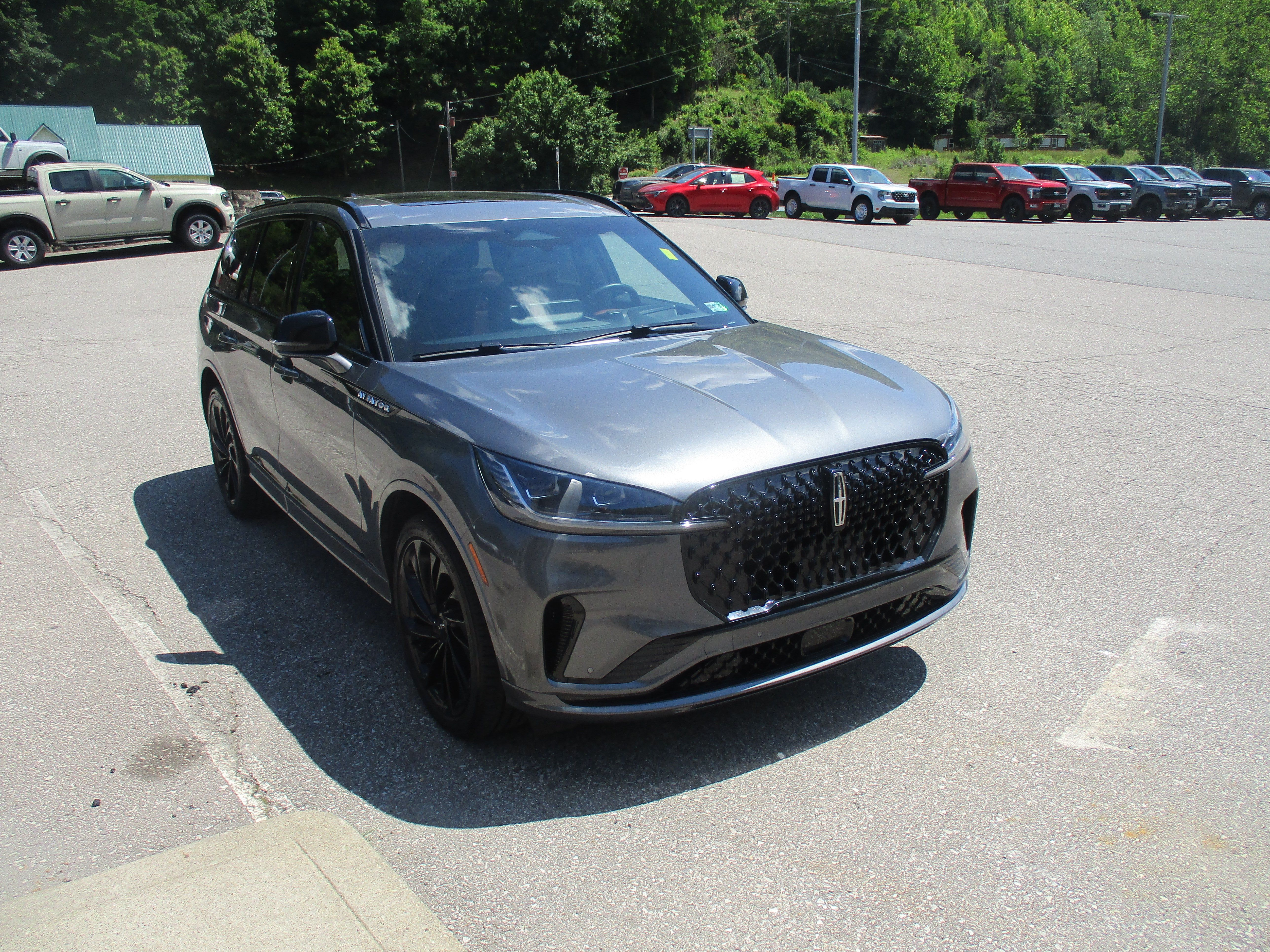 Used 2025 Lincoln Aviator Reserve w/ Equipment Group 201A AWD/4WD image 1