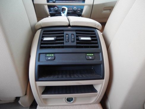 Used 2012 BMW 535i xDrive Sedan image 34