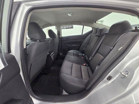 Used 2024 Nissan Altima 2.5 S FWD image 15