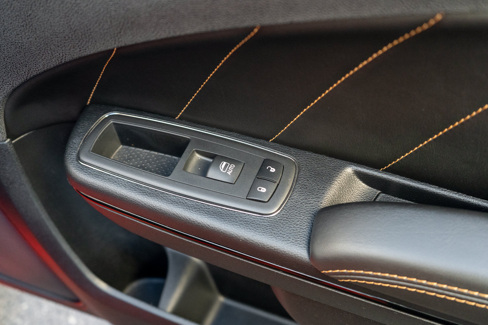 Used 2017 Dodge Charger R/T RWD image 32