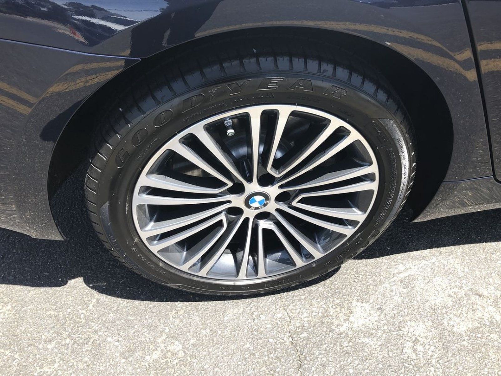 Used 2017 BMW 540i RWD image 39