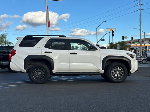 Used 2025 Toyota 4Runner SR5 image 6