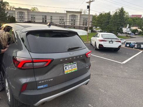 Used 2023 Ford Escape Active AWD/4WD image 4