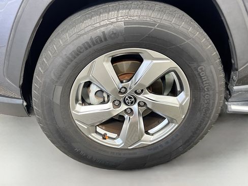 Used 2021 Toyota RAV4 Limited AWD/4WD image 14
