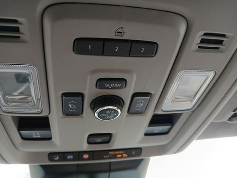 Used 2021 Cadillac Escalade Premium Luxury Platinum image 35