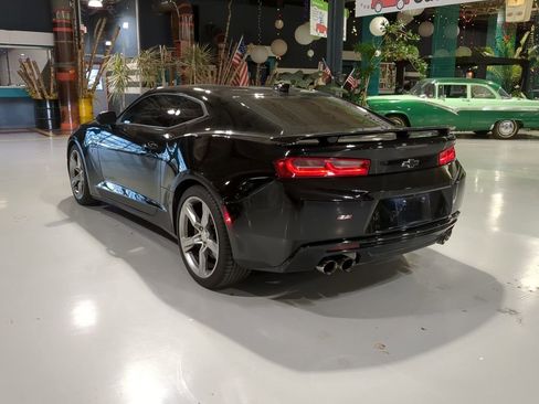 Used 2018 Chevrolet Camaro SS image 9