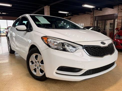 Used 2016 Kia Forte LX FWD image 1