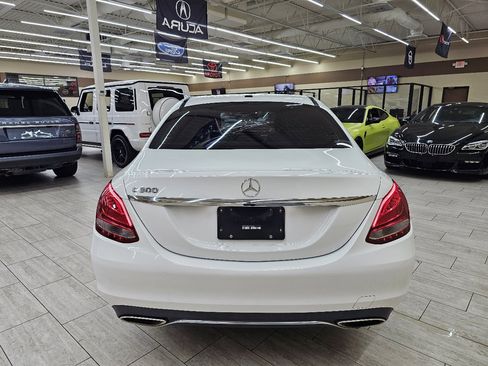 Used 2018 Mercedes-Benz C 300 Sedan w/ Premium Package image 8