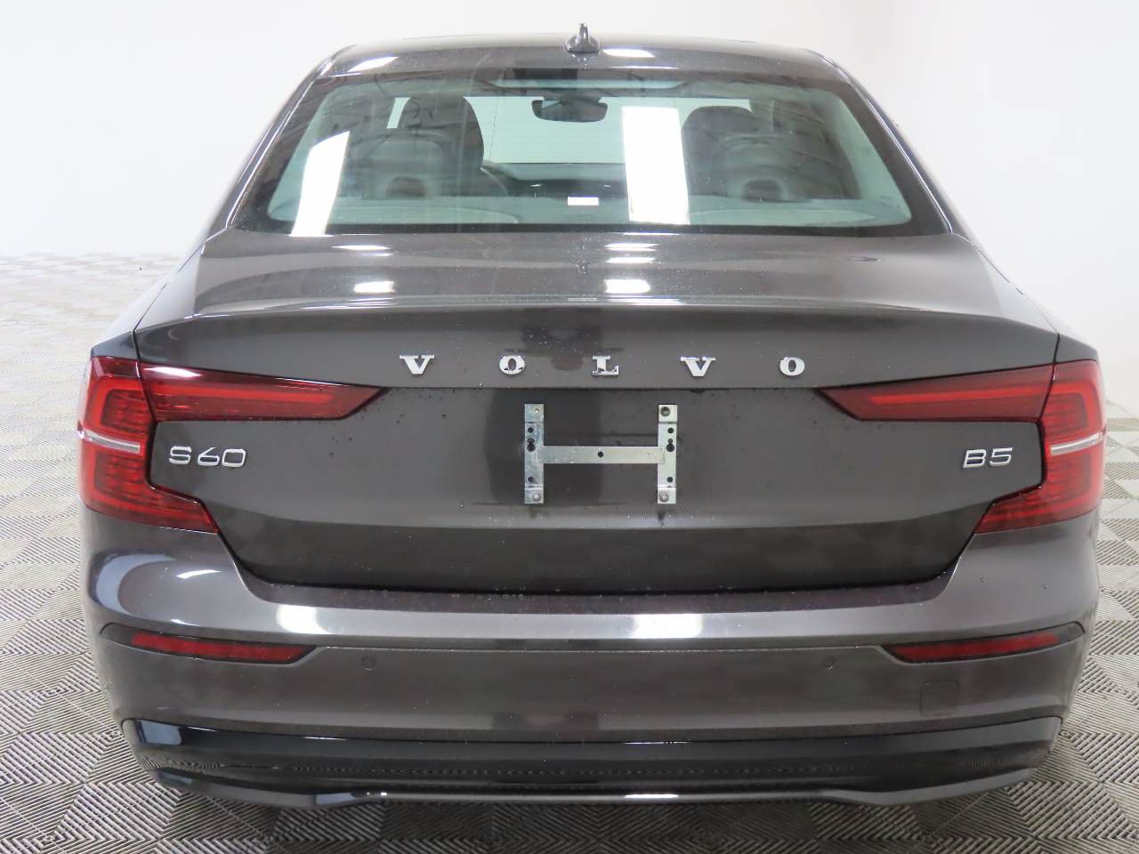 Used 2024 Volvo S60 B5 Core FWD image 4