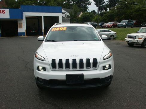 Used 2018 Jeep Cherokee Latitude Plus AWD/4WD image 6