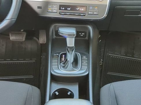 Used 2024 Hyundai Kona SEL FWD image 18