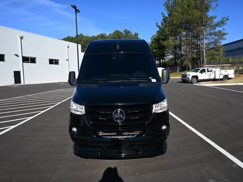 Used 2024 Mercedes-Benz Sprinter 3500 image 27
