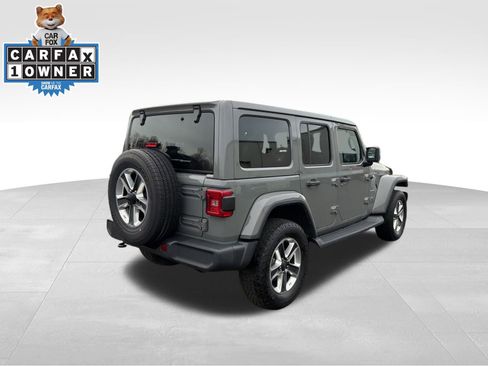 Used 2018 Jeep Wrangler Unlimited Sahara image 5